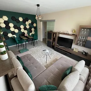 Apartament Bella, Debreţin